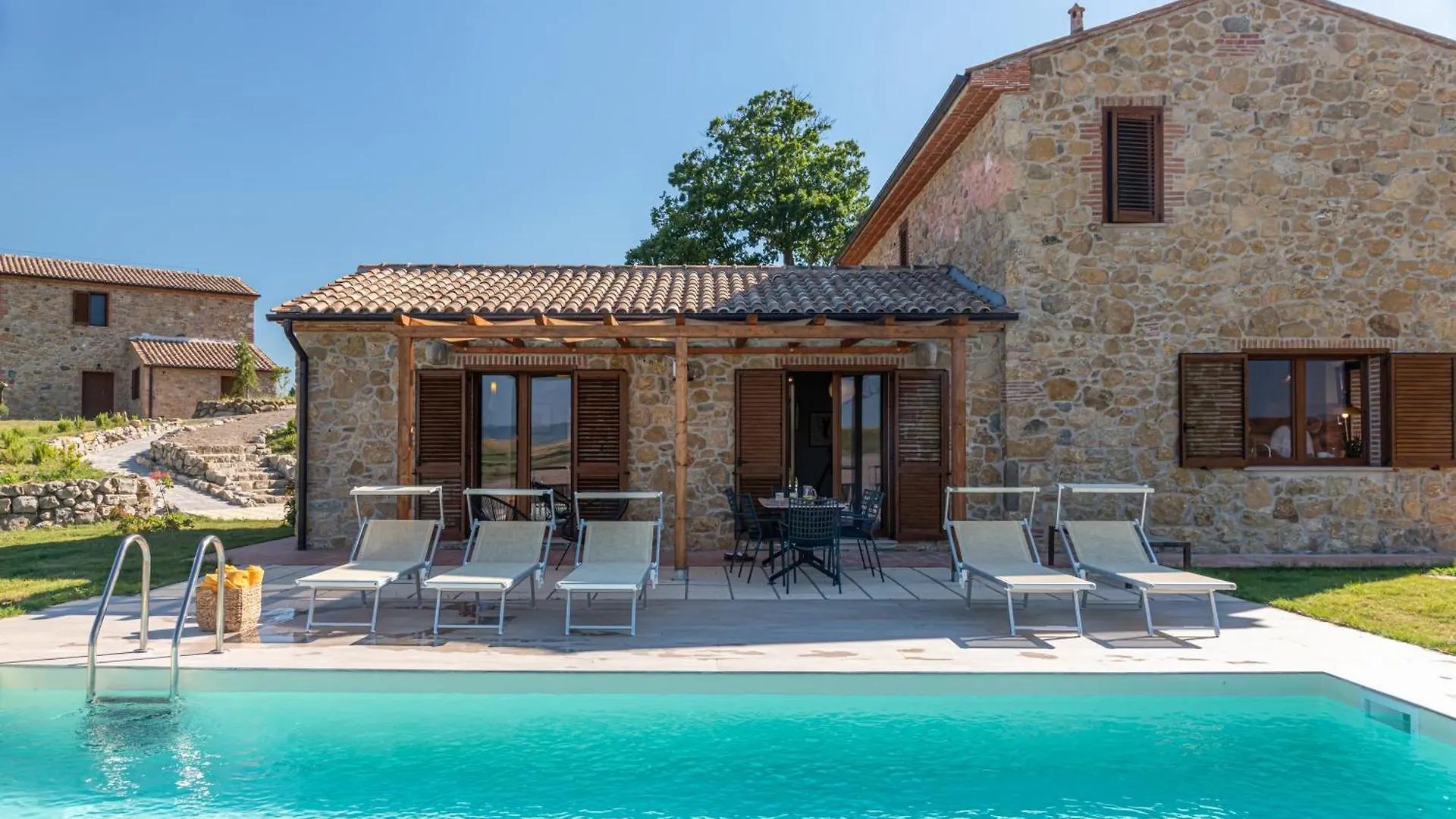 Comfortable Private Villa With Pool San Giuseppe Tramontana contacts
